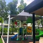 Super Friendly Th Laguna Park